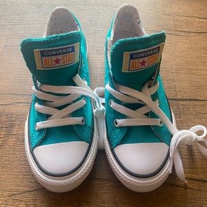 Brand new teal  color converse size 2
